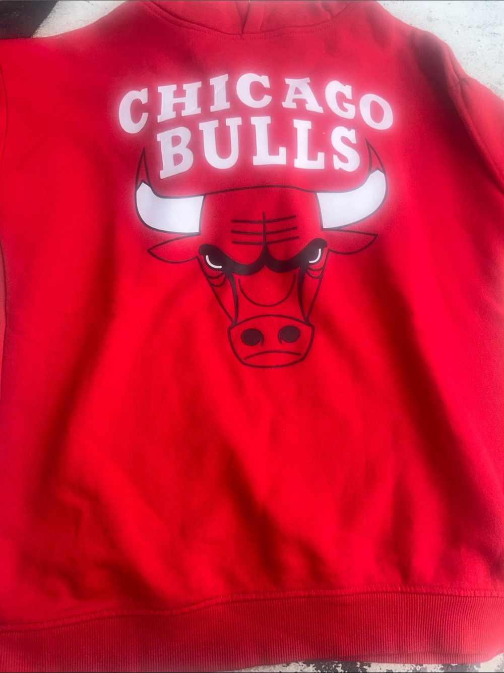 NBA Chicago Bulls Red Kids Pullover Hoodie with Bull Logo